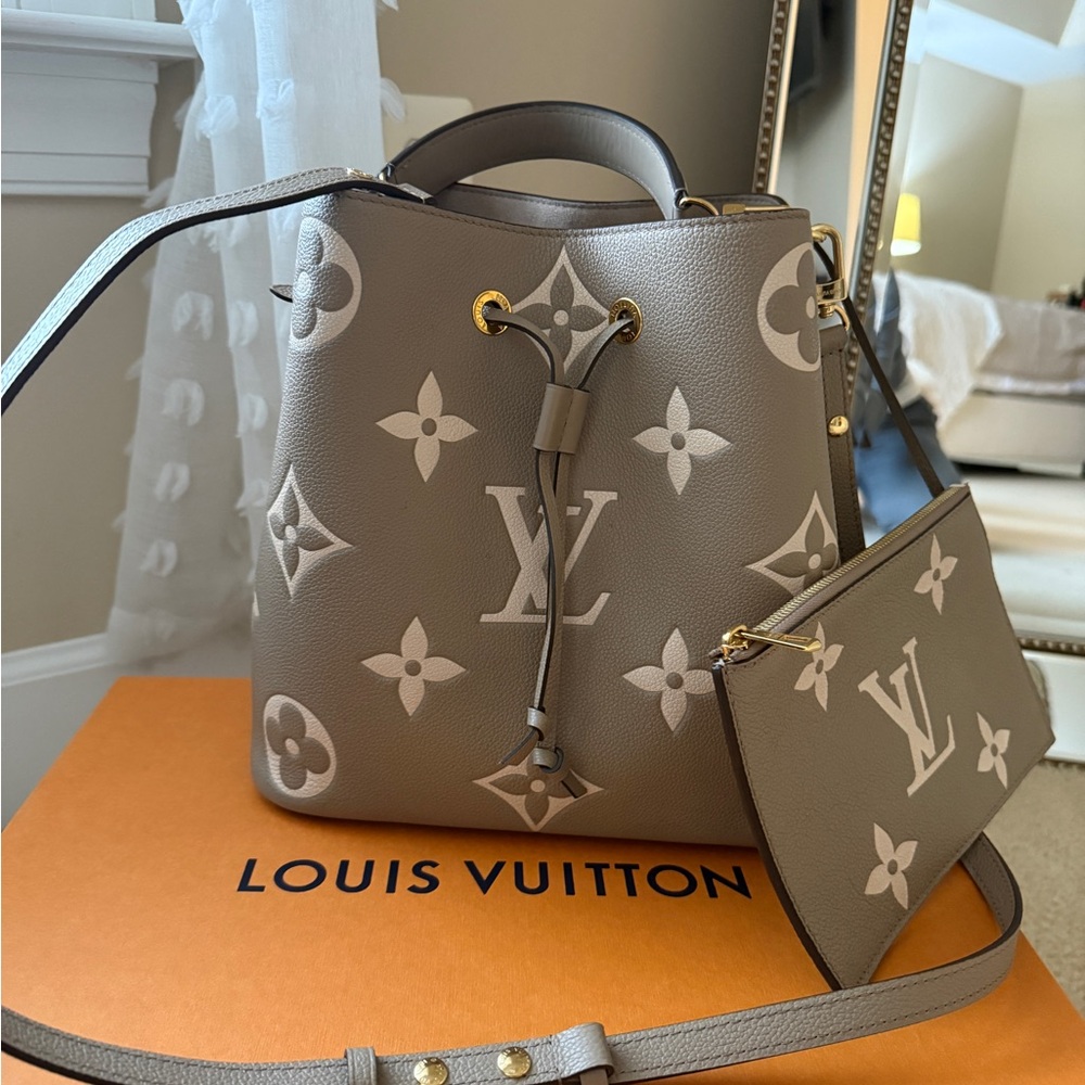 Authentic Louis Vuitton NeoNoe MM